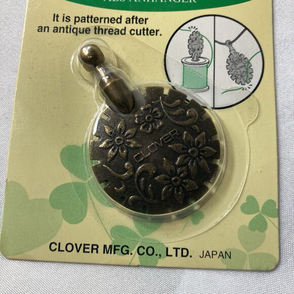 Clover Thread Cutter Pendant - Picture 3 of 5